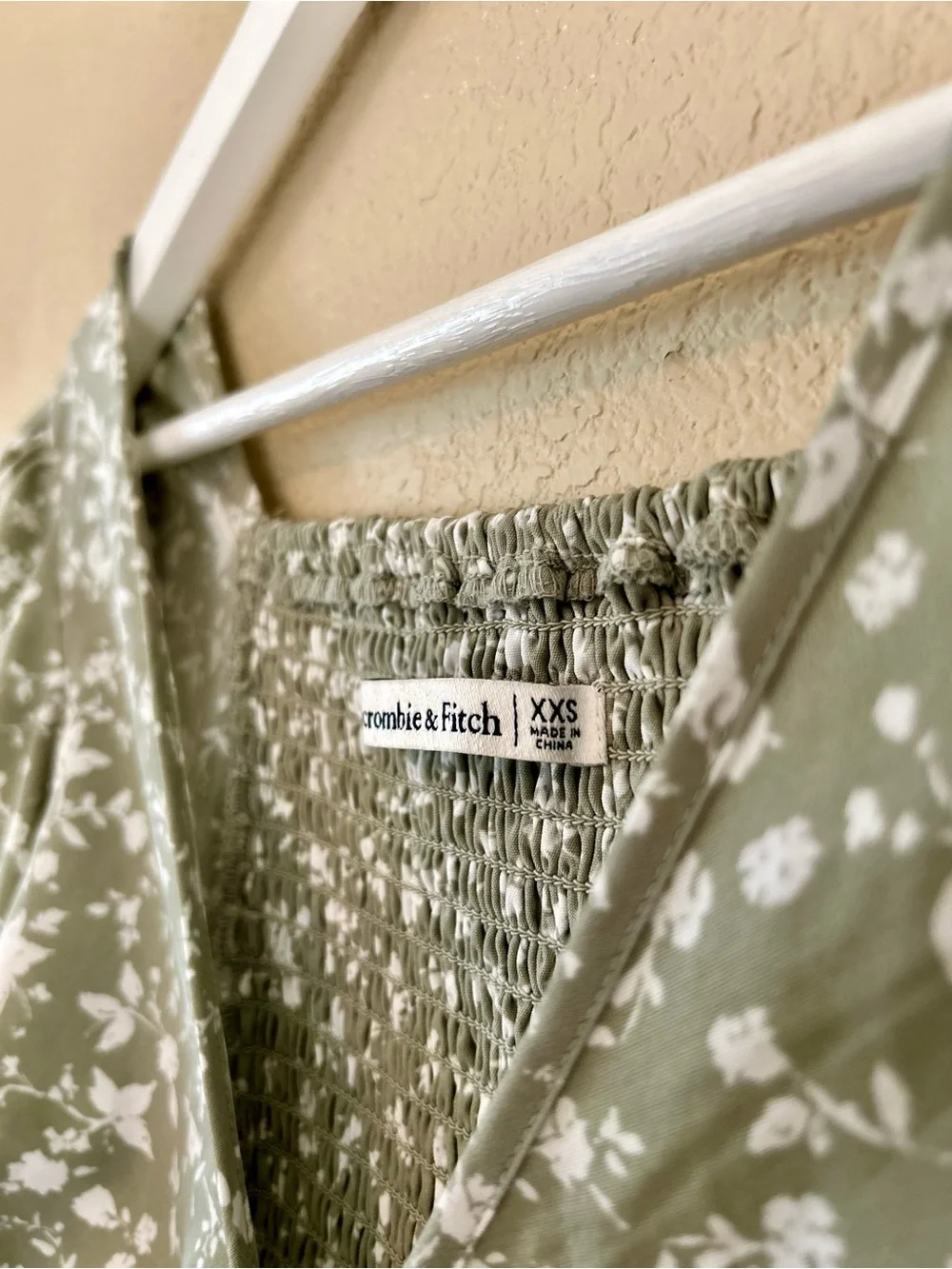 Abercrombie and Fitch Floral Sage Milkmaid Top XXS Ruched Cottagecore Fairy